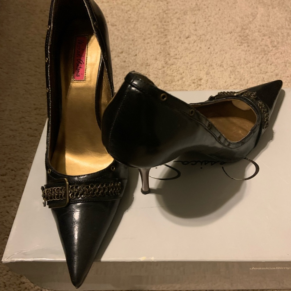 71/2 Black Pumps